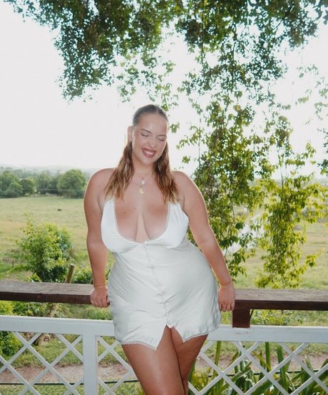 Joann Van Den Herik star top photos