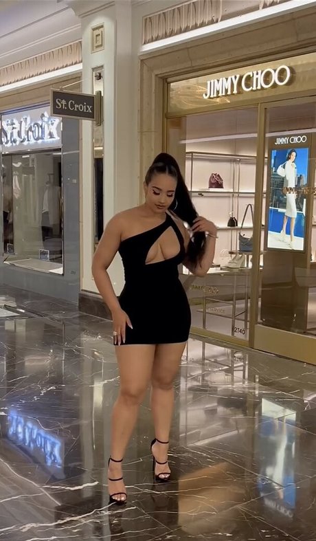 Demetria Obilor model adult galleries