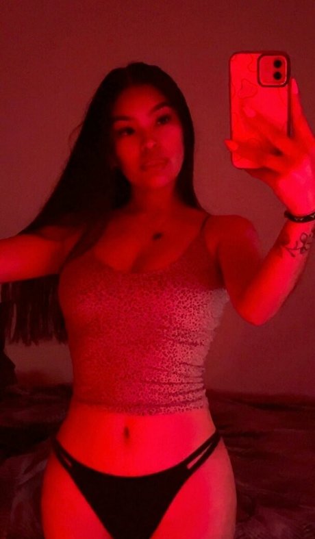 Nizhoni Begaye model sexy pics