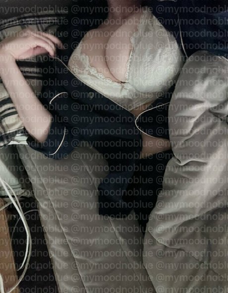 mymoodnoblue star top archive