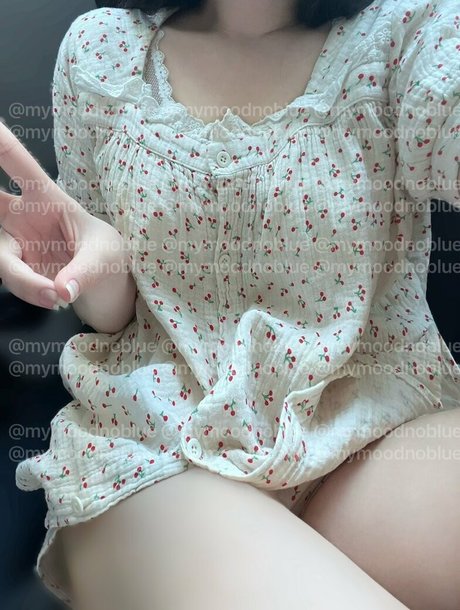 mymoodnoblue erotic model galleries