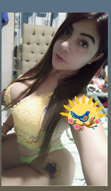 glori rdz exclusive model image