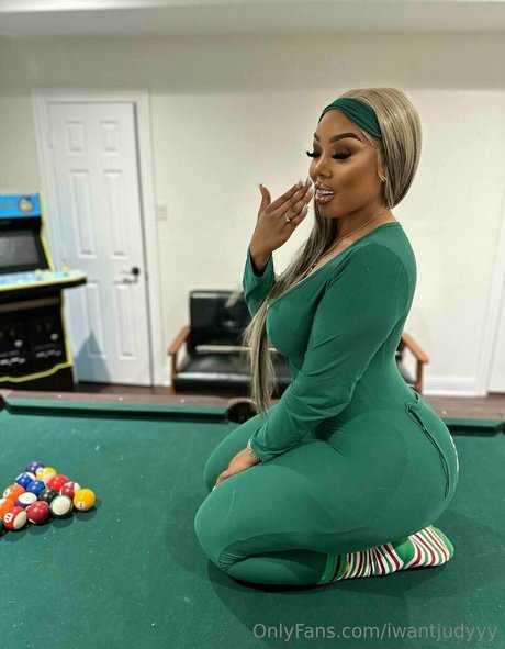 black female onlyfans pornographic photos