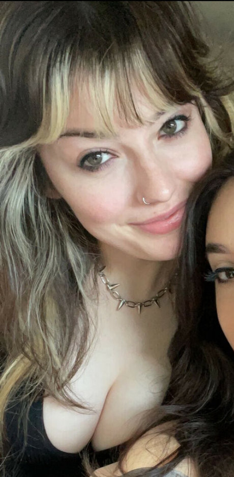 Waluiguigui model photo