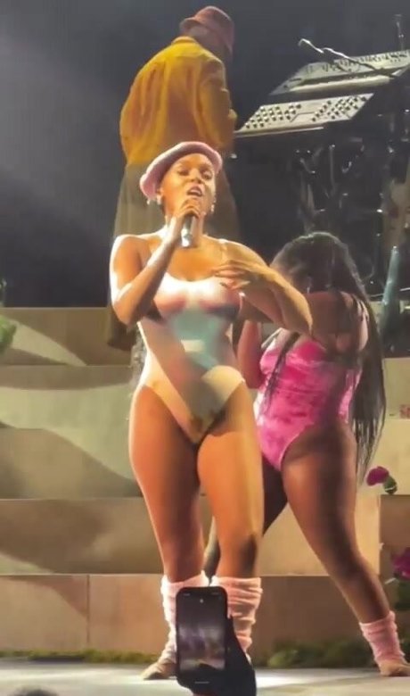 Live Stream Oops xxx actress image