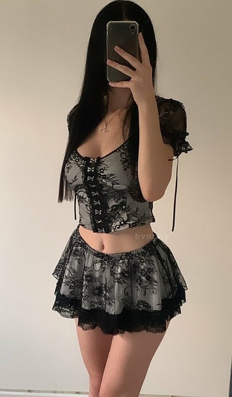 bvnnny adult star photo
