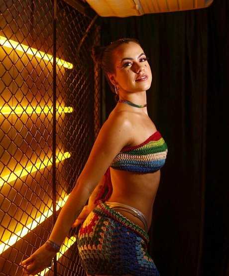 Taynah Smith art model images