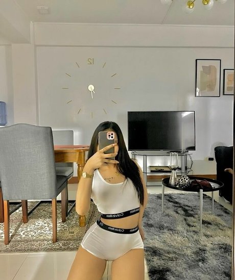 Nicole Rabara model erotic img