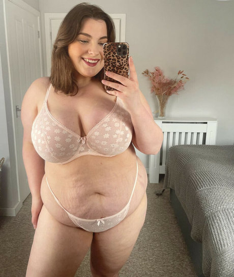 Lauren Dungey pornstar nude photo