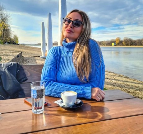 Vesna Justwoman42 pornstar nude pics