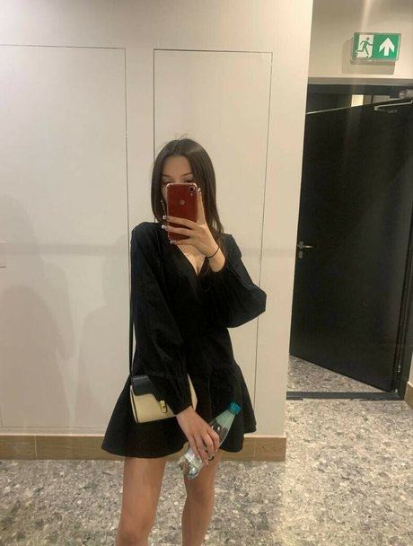 Fendi Sweet star naked pics