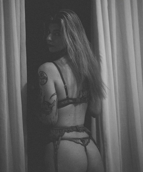 Keitish sex model pictures