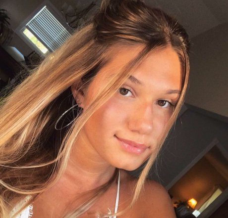 Sierra Bate star sex photos