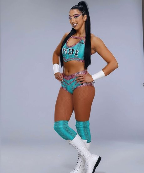 Indi Hartwell perfect star photos