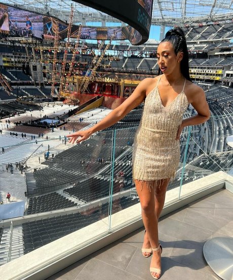 Indi Hartwell pretty star pic