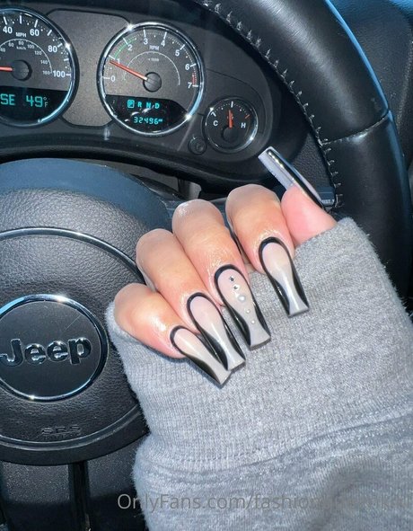 ghostgirl perfect model picture