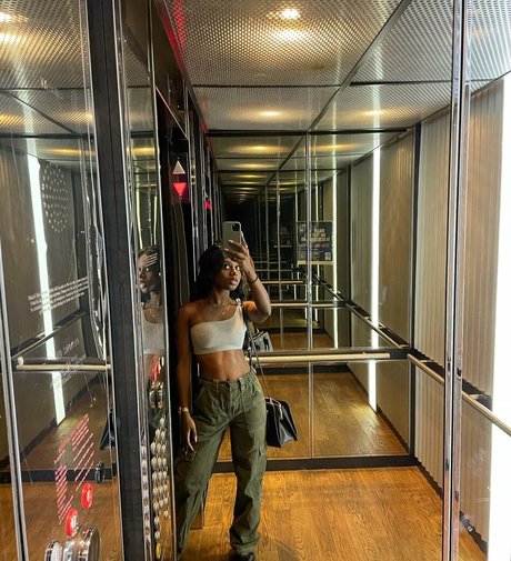 big tits young onlyfans hot sexy photos