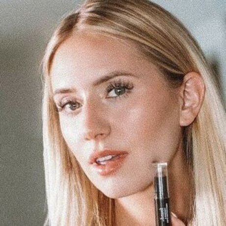 Lauren Burnham model hd image