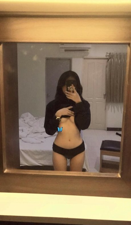 Mau y 18 model xxx photo