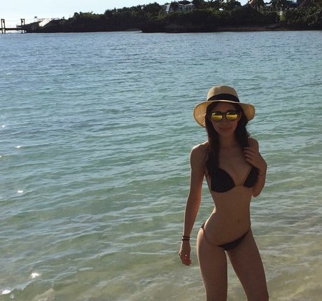 Lizwenya model pornographic photo