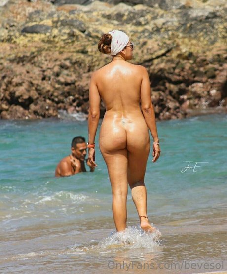 Evelyn Solano nice model gallery