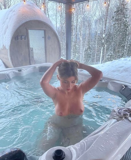 Noemie Dufresne model pornographic photos