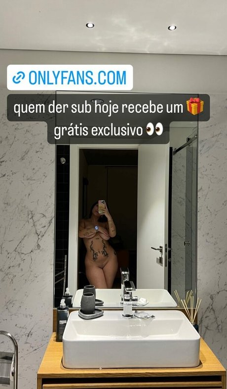 Debora Cardoso art star gallery