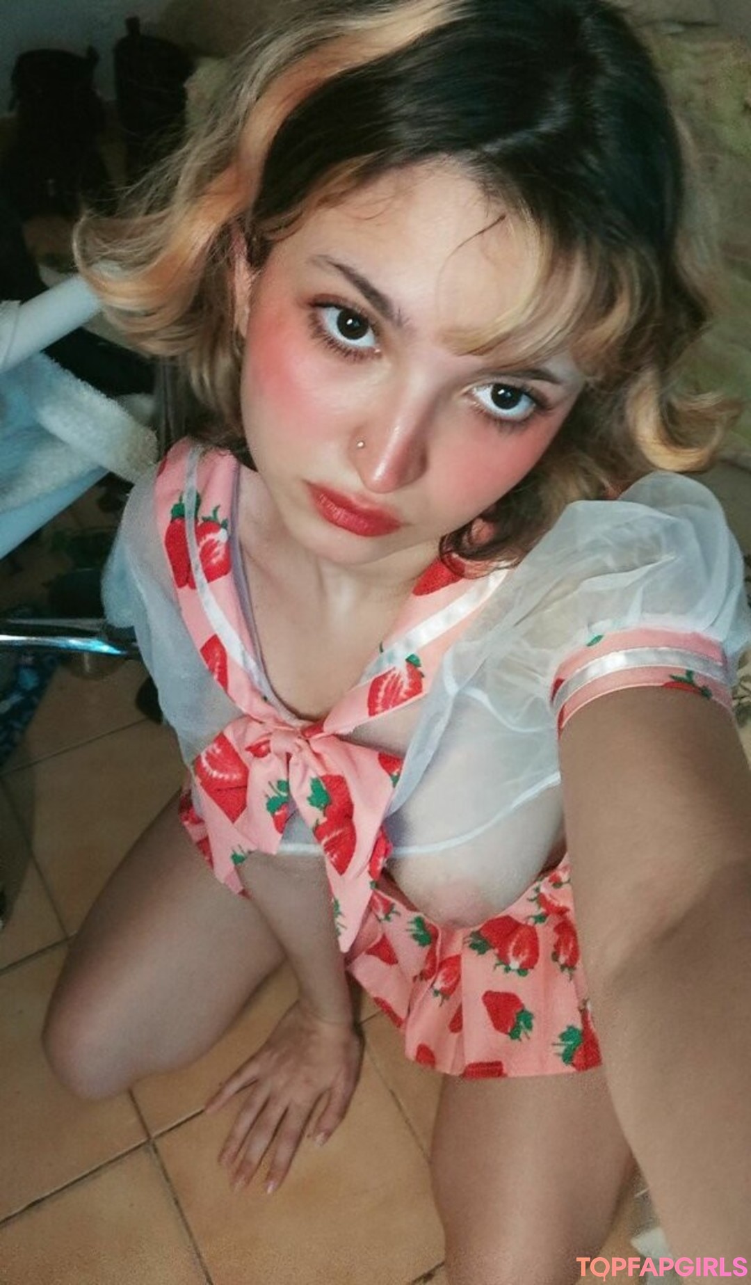 Lilcutiecherie pretty model image