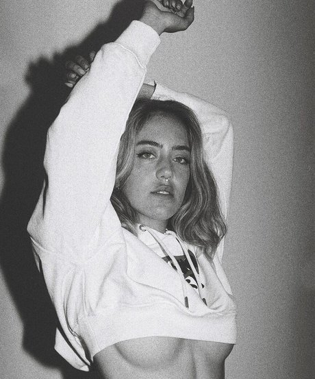 Shir Ruvio star picture