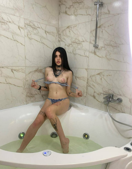 aly cia porn model photos