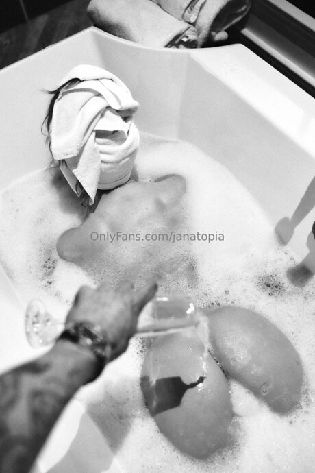 nerdy onlyfans erotic pic