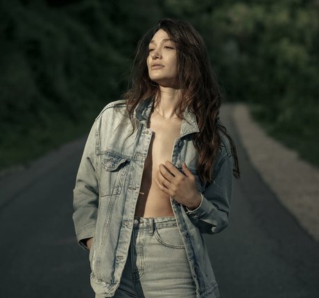 Shira Aizner nudes actress pic