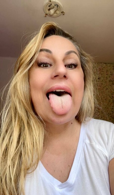 baddiemi naked pornstar photos