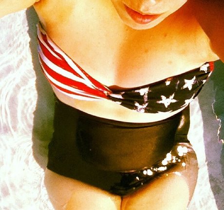 Stepstool Sarah erotic pornstar galleries