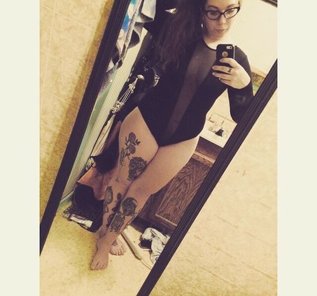 Stepstool Sarah xxx actress photo