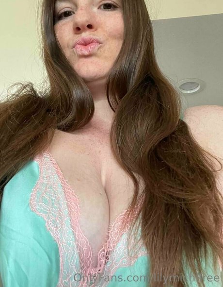 centerfold onlyfans top photo