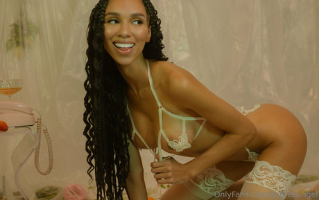 black female onlyfans sexy nude photo