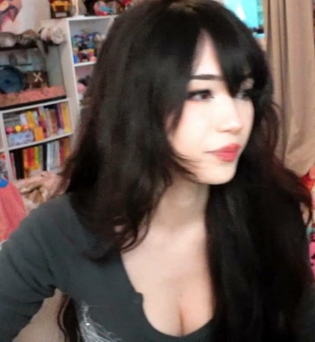 Emiru model nude galleries