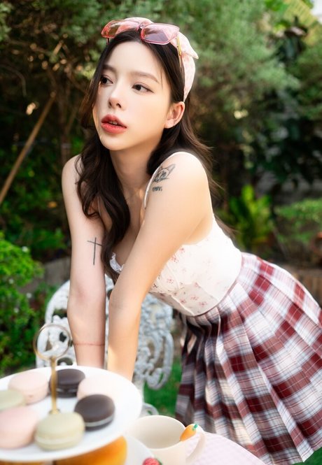 Nardear Montgod nudes actress picture