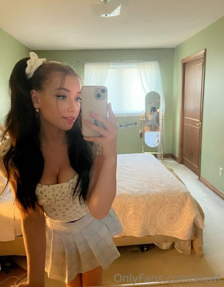 AutumnnStar pornographic model photo