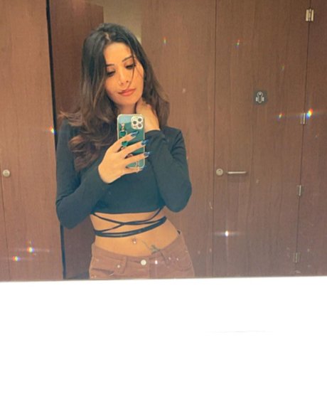 Annie Sharma model adult photos