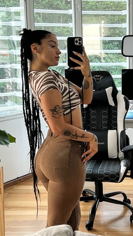 La Chilena sexy pornstar picture