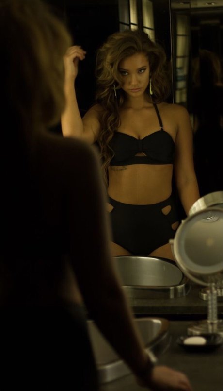 Lauren Racine Wood free star picture