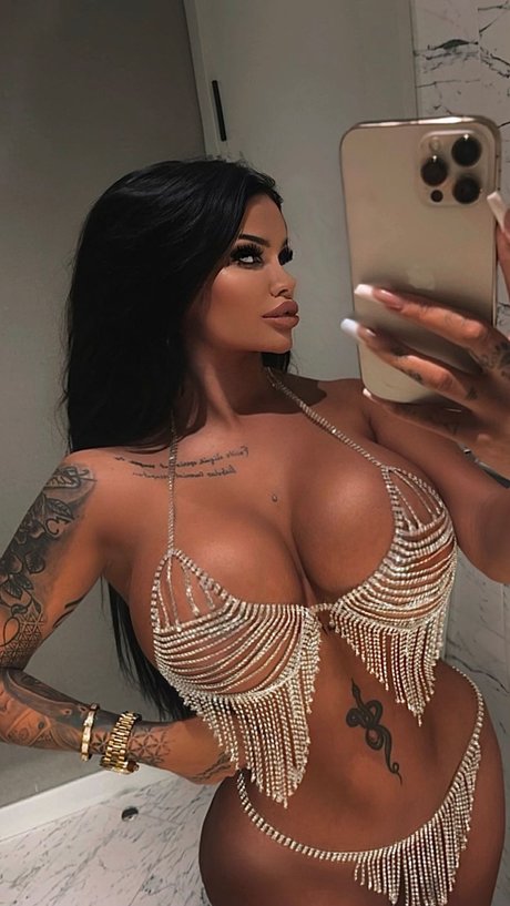 Enise Sude star porn images