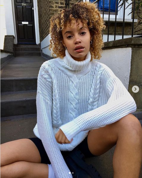 Lara never laura model hot pic