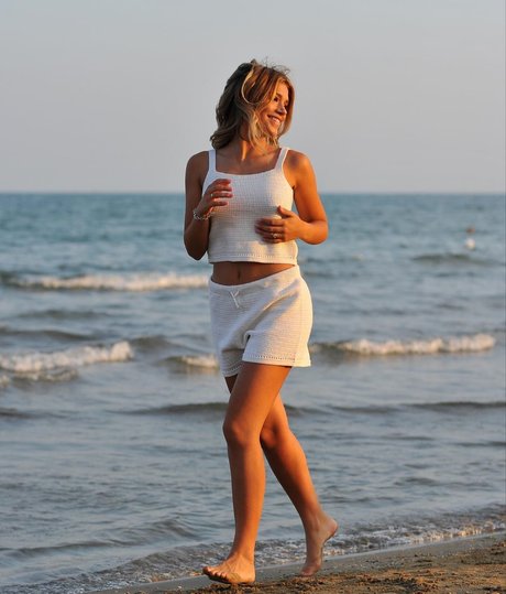 Alice De Bortoli_ model perfect gallery