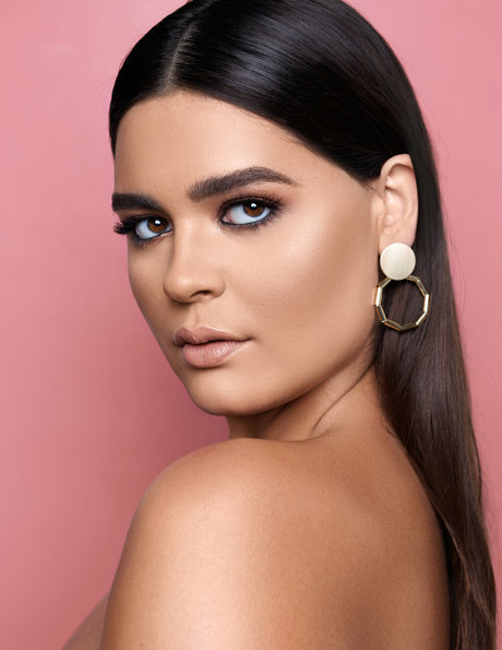 Bellaagolden beautiful model pictures