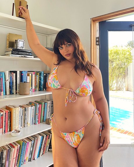 Bellaagolden pornographic actress photos