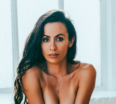 Kelsey Frances pornstar xxx image