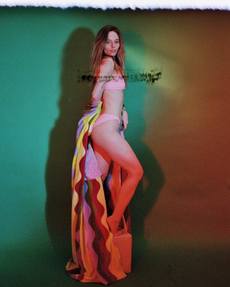 asian brunette onlyfans top img